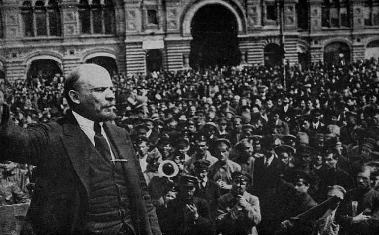 1024px-Lenin_speaking
